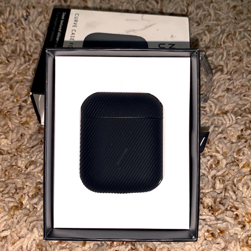 Wireless headphone case